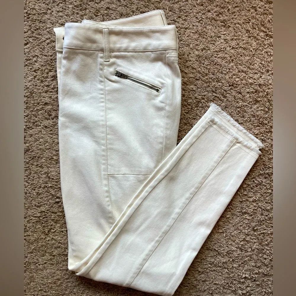 LOFT NWT cream pants w/zipper pockets and unfinished hem chic for season